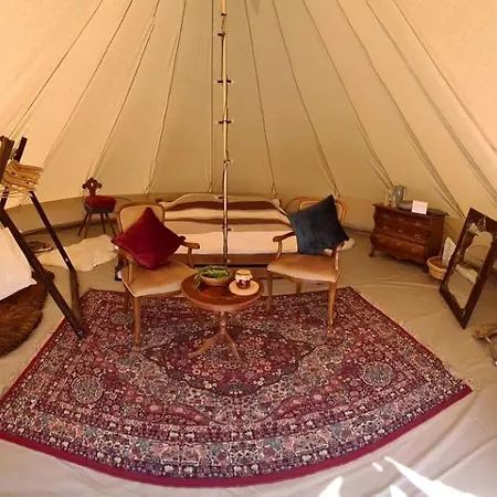 Ferienhaus Incredible Safari-Style Retreat For Unique Czech Republic Holidays *